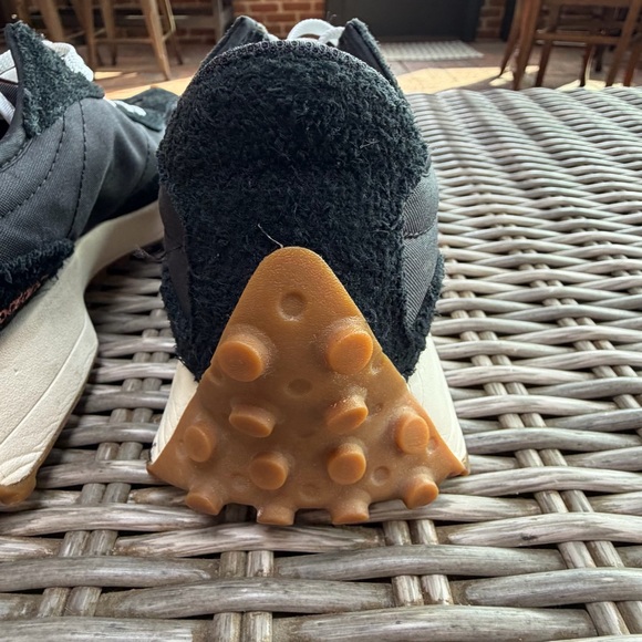 New Balance 327! Like NEW!!!! - Picture 9 of 16